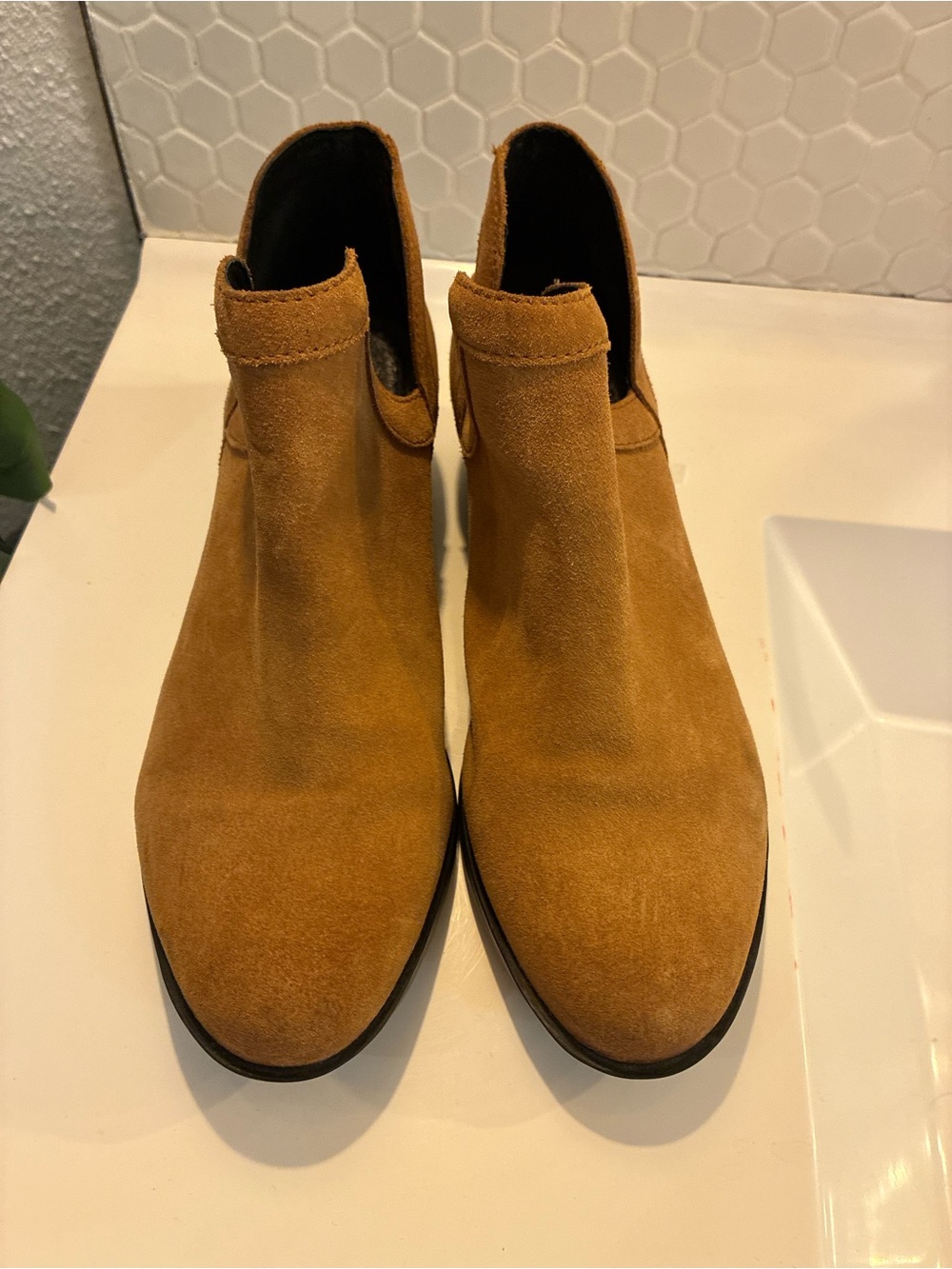 Sorel Lolla Cut-Out Bootie Camel/Tan Suede Leather Low Heel Waterproof Like New